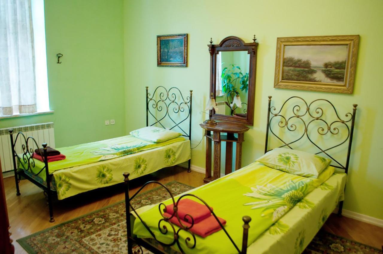 Two Bedroom Luxury Apartment Lviv Bagian luar foto