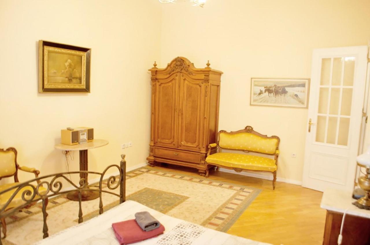 Two Bedroom Luxury Apartment Lviv Bagian luar foto